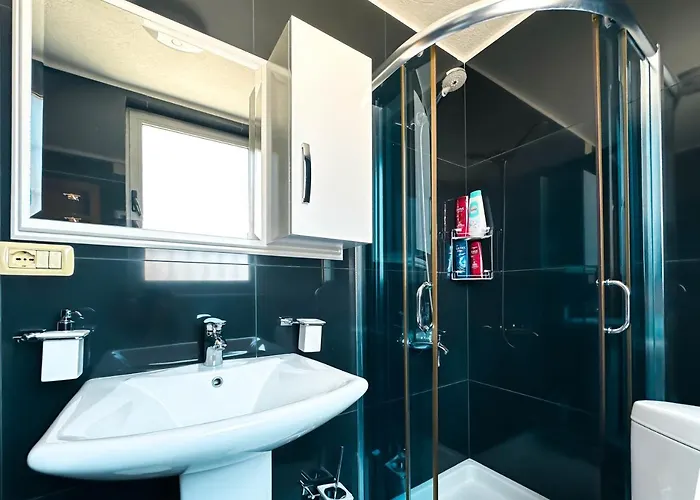 Apartment Cozy Elegance Above