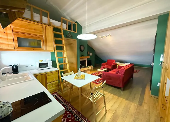 Apartment Cozy Elegance Above