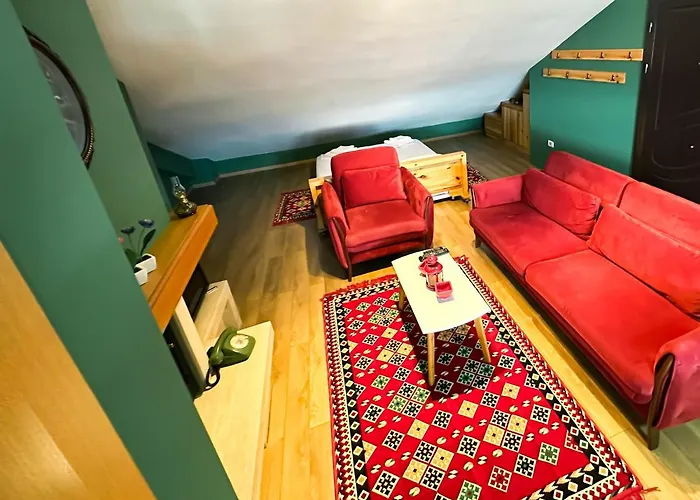 Cozy Elegance Above * Korce