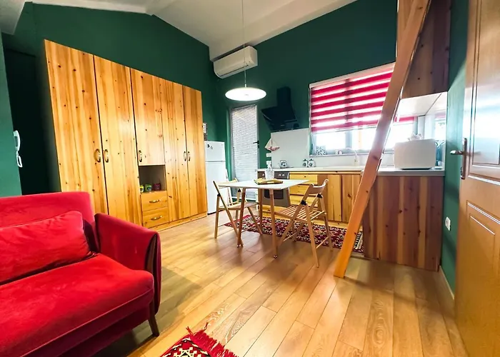 Cozy Elegance Above Apartment Korce